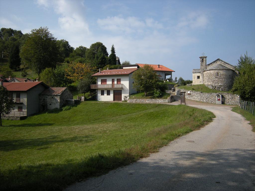 La Casa Del Borgo Bed & Breakfast Brissago-Valtravaglia Dış mekan fotoğraf