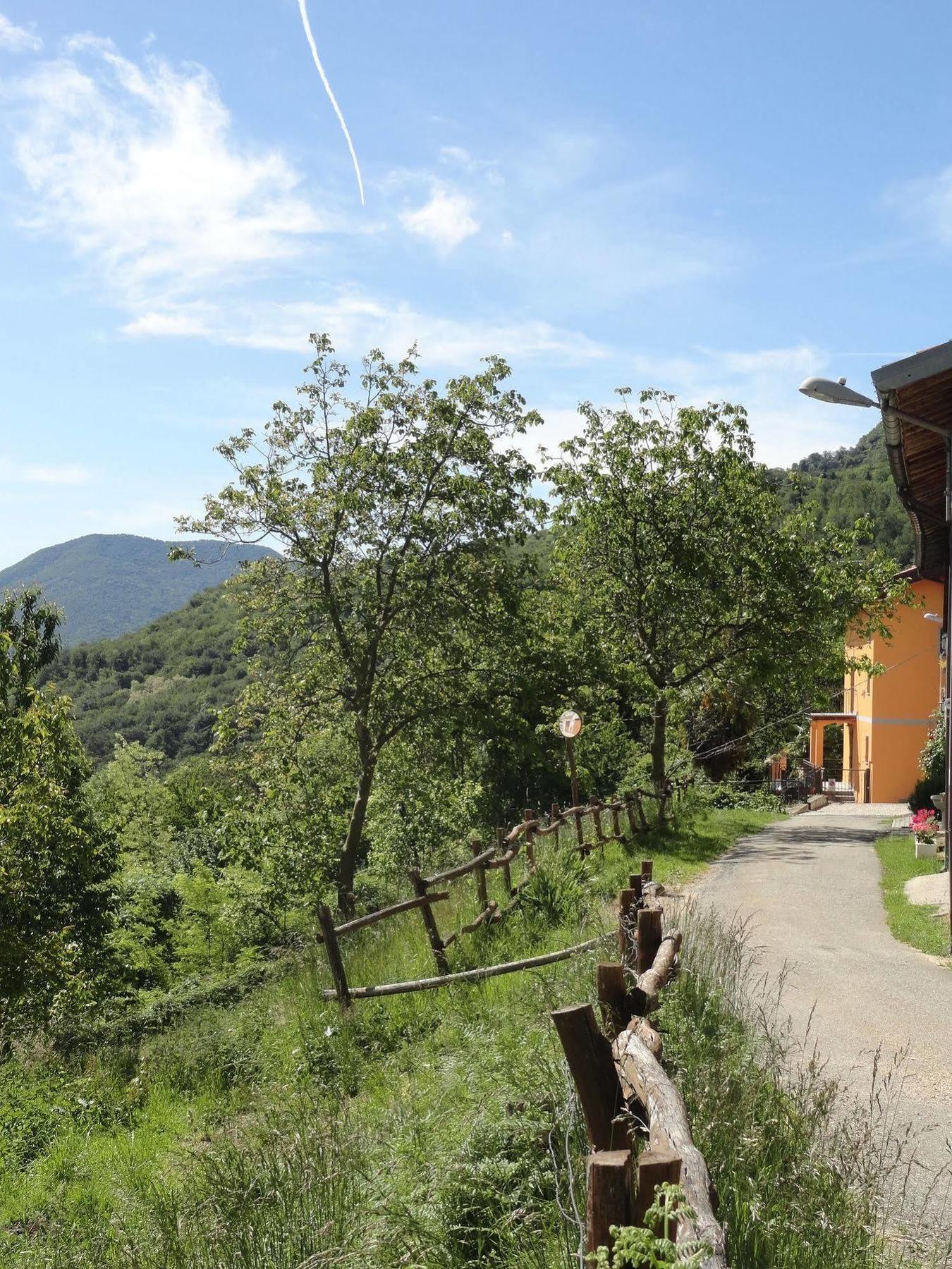 La Casa Del Borgo Bed & Breakfast Brissago-Valtravaglia Dış mekan fotoğraf