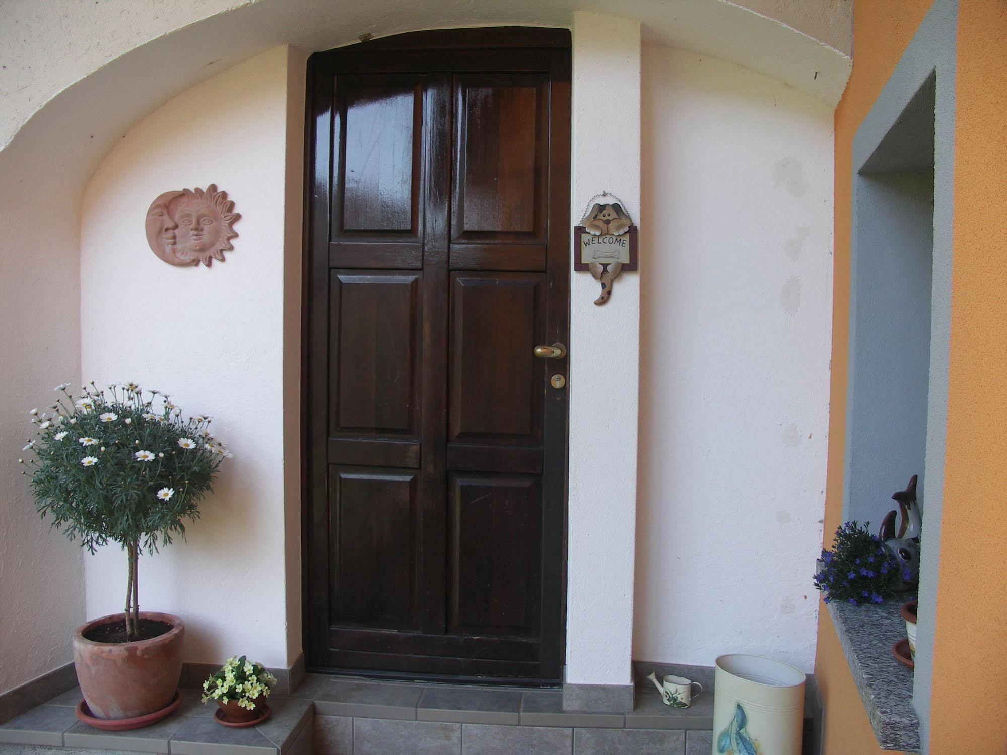 La Casa Del Borgo Bed & Breakfast Brissago-Valtravaglia Dış mekan fotoğraf