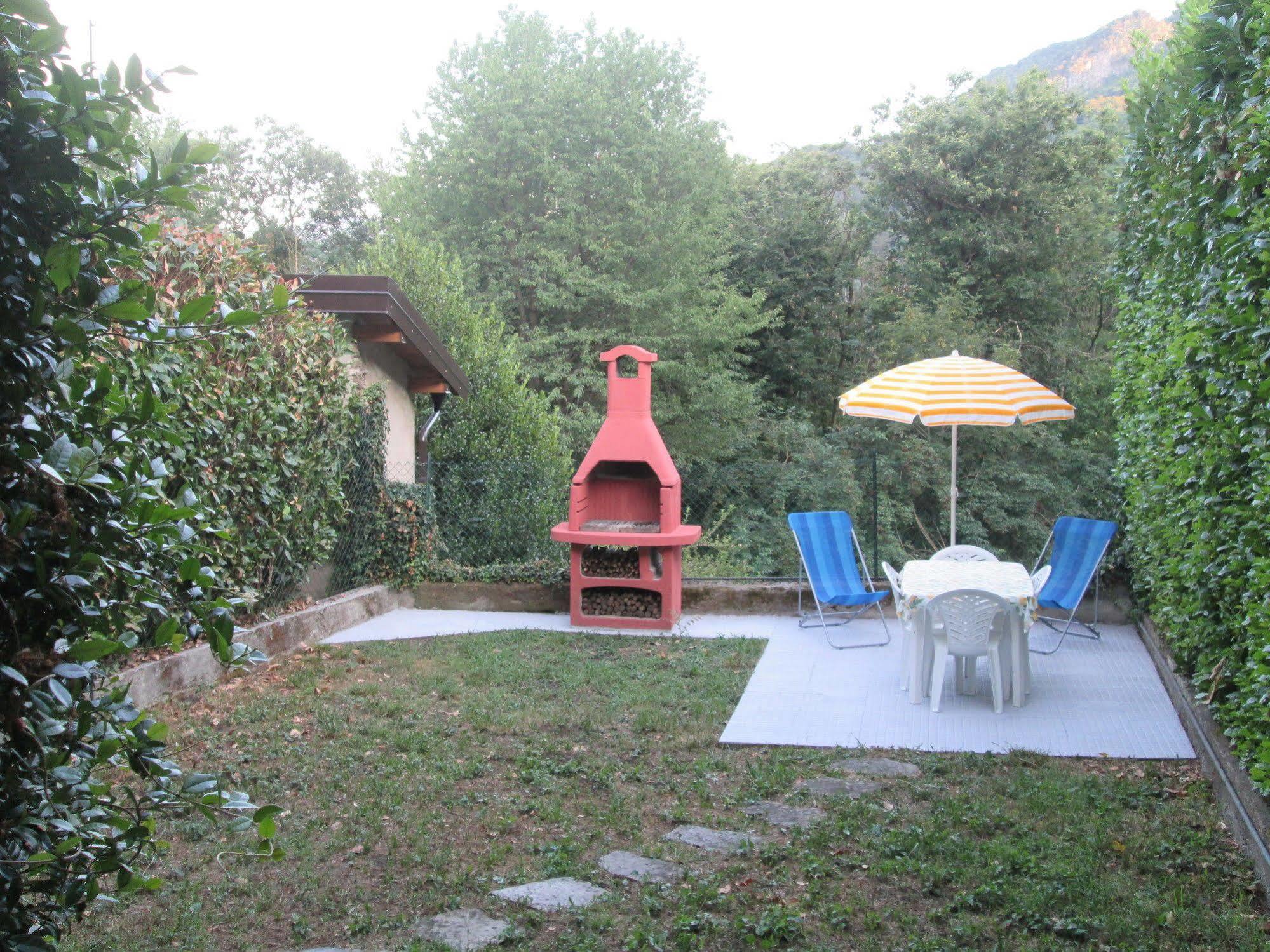 La Casa Del Borgo Bed & Breakfast Brissago-Valtravaglia Dış mekan fotoğraf